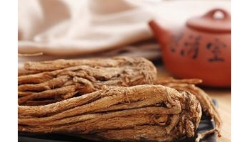 当归 别名：干归、马尾当归、秦哪、马尾归、云归、西当归、岷当归、金当归、涵归尾、土当归