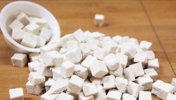 茯苓 茯菟、茯灵、茯蕶、伏苓、伏菟、松腴、绛晨伏胎、云苓、茯兔